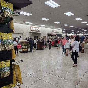 Buc-ee’s - Gas Stations Near Me - Sevierville, Tennessee