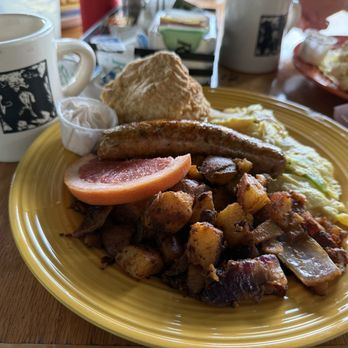 2 Cats Bar Harbor - Coffee & Tea Near Me - Bar Harbor, Maine