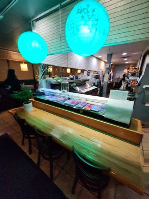 Bikkuri Sushi Noodle & Grill by null