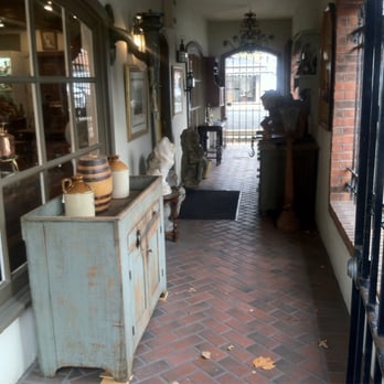 City Mouse Country Mouse - Antiques Near Me - Silverton, Ohio