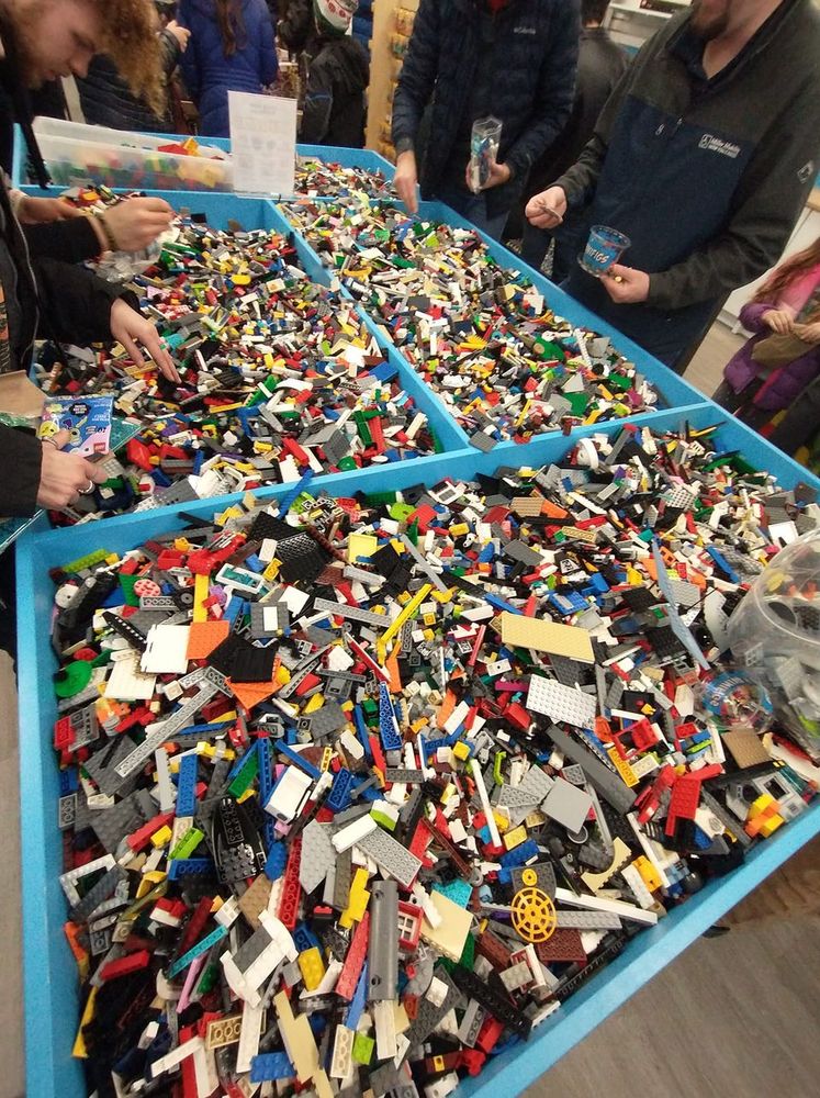 BRICKS & MINIFIGS Updated June 2024 2838 W Rawson Ave, Franklin