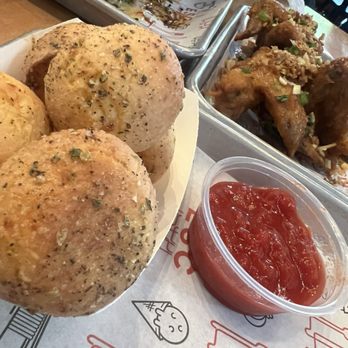 Eat Street Crossing - Food Court Near Me - Minneapolis, Minnesota