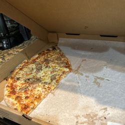 Vinny & Cheryl's Italian Kitchen - Pizza is good, don't get me wrong but it is very thin, the box was thicker than than the crust!