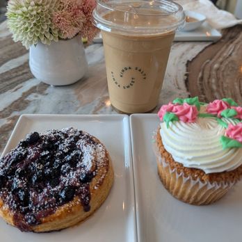 Sugar & Sage Bakery - Blueberry danish, vanilla cupcake, banana latte - Coffee & Tea Near Me - Dallas, Texas Sugar & Sage Bakery - Blueberry danish, vanilla cupcake, banana latte - Coffee & Tea Near Me - Dallas, Texas