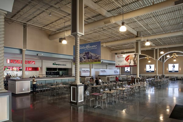 Charlotte Premium Outlets by null