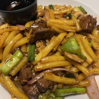 OMELI Kitchen - Nui Xao Bo (Macaroni Filet Mignon Beef) - Vietnamese Near Me - Fullerton, California