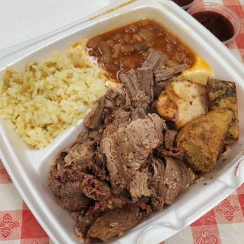 Grill Masters BBQ - BBQ plate with brisket, chicken, rice pilaf and chili - Barbeque Near Me - Clovis, California