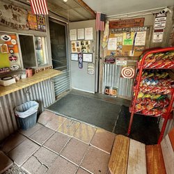 Boots Burger - The counter