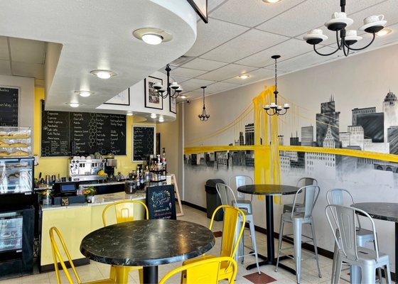 Bee's Pastry Café by null