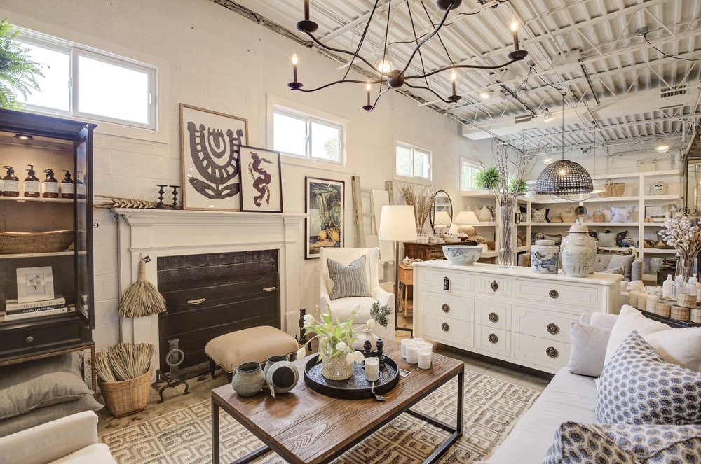 THE YELLOW DOOR Updated October 2024 10 Photos 130 Doyle St