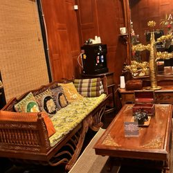 Lebua Thai Massage & Spa - Los Altos - Waiting area with complimentary water and tea