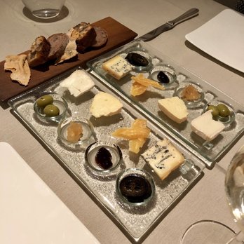 Alt Wyk - Rohmilchkäse-Auswahl aus Schleswig Holstein - German Near Me - Wyk, SH