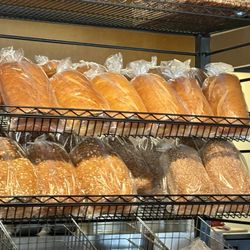 Le Boulanger - Loaves of bread