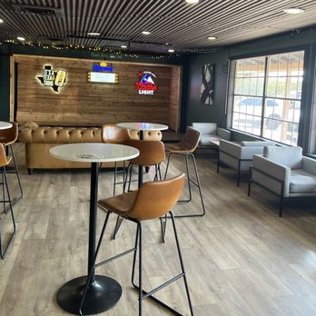 Oak Hill Social - very chic - Cocktail Bars Near Me - Austin, Texas