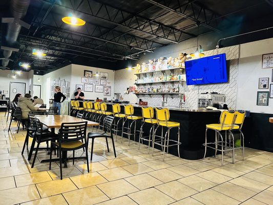 Dirk’s Signature Chicken & Bar by null