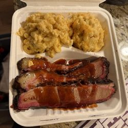Smokehouse Bandits BBQ - Beef brisket plate with double side of mac n cheese - 10/1/26