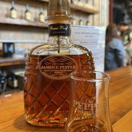 Decanter Bourbon Neat (0.75oz)