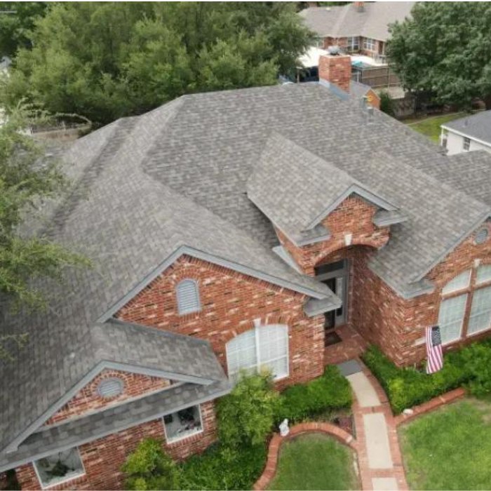 Slide of Uno Roofing