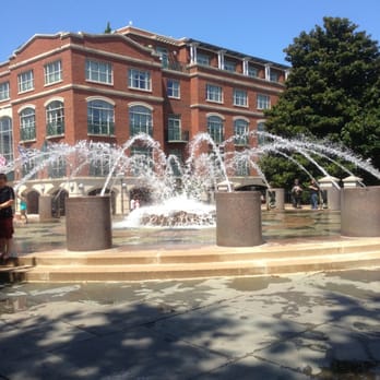 Waterfront Park - The fountain in the park. - Parks Near Me - Charleston, South Carolina Waterfront Park - The fountain in the park. - Parks Near Me - Charleston, South Carolina