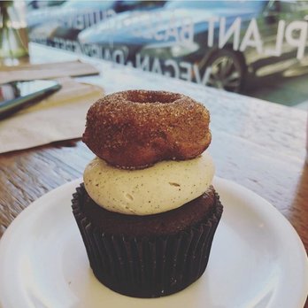 Kelly's Bake Shoppe - Bakeries Near Me - Burlington, Ontario