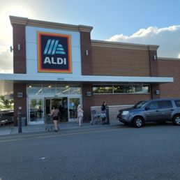 Exterior photo of ALDI - Elizabeth City, North Carolina Exterior photo of ALDI - Elizabeth City, North Carolina