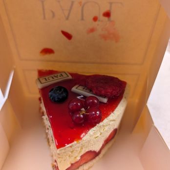 Paul - Berry cheesecake - Bakeries Near Me - Paris, 75