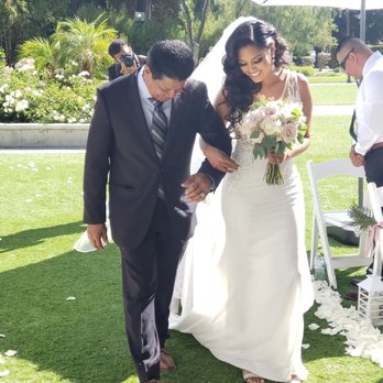Harmonious Events - The bouquet looked amazing and was everything my wife asked for! - Wedding Planning Near Me