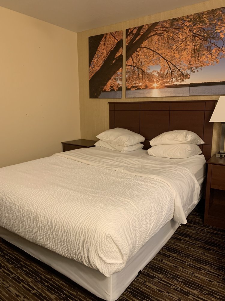 Days Inn & Suites by Wyndham Fargo 19th Ave/Airport Dome