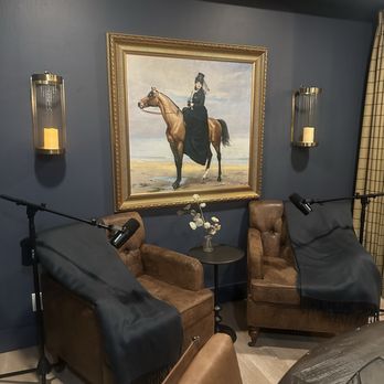 Bonita Bonita - Podcast room - Wine Tasting Room Near Me - Napa, California