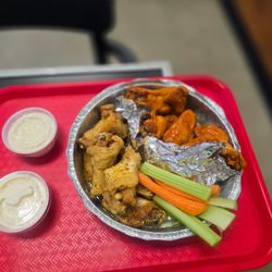 Redwood Pizza and Wings - Wings lemon pepper/buffalo
