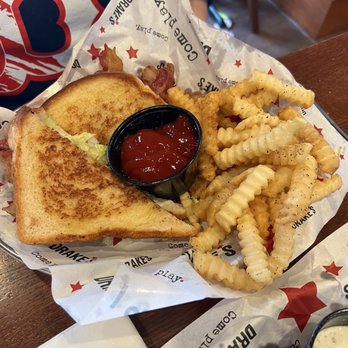 Drake's - BLT - Burgers Near Me - Clarksville, Tennessee Drake's - BLT - Burgers Near Me - Clarksville, Tennessee