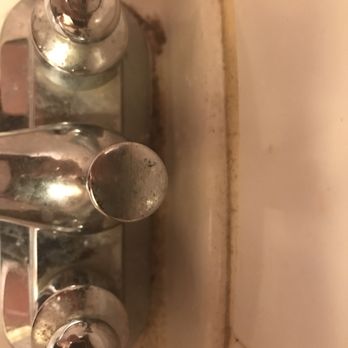 Rippon Kinsella House - Behind the faucet cleanliness. - Hotels Near Me - Springfield, Illinois Rippon Kinsella House - Behind the faucet cleanliness. - Hotels Near Me - Springfield, Illinois
