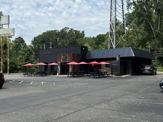 Ray Ray's Hog Pit Linworth by null