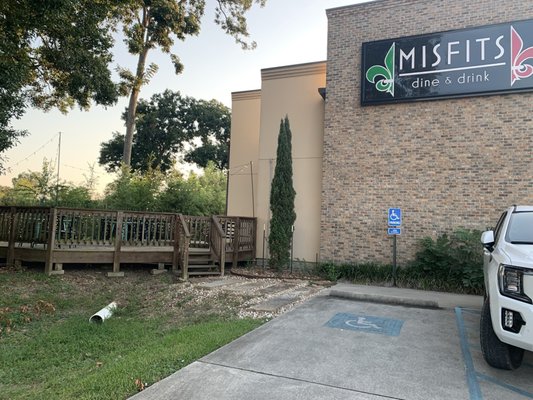 Misfits Dine & Drink by null