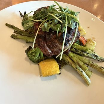 AB Kitchen - Filet mignon, no potatoes as requested - New American Near Me - Atlantic Beach, Florida