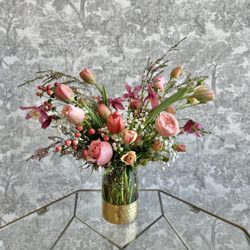 Gorgeous bouquet. My friend absolutely loved it. Brightened her day. Customer service was exceptional. Easy to use website.