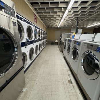 Sparkle Shop Laundries - Dexter (2 loads) & 2 Speed Queen (large) dryers on the right Front load LG washers (1 load) on the left! - Laundry Services Near Me - Sedro Woolley, Washington Sparkle Shop Laundries - Dexter (2 loads) & 2 Speed Queen (large) dryers on the right Front load LG washers (1 load) on the left! - Laundry Services Near Me - Sedro Woolley, Washington
