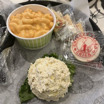 Chicken Salad Chick - Scoop Meal with Mac & Cheese - Southern Near Me - Creve Coeur, Missouri Chicken Salad Chick - Scoop Meal with Mac & Cheese - Southern Near Me - Creve Coeur, Missouri