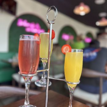 Madres Brunch - Mimosa flight - Breakfast & Brunch Near Me - Bellflower, California