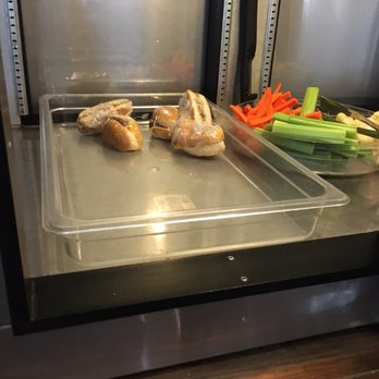 Servisair Chinook Lounge - Horrible selection of food - Airport Lounges Near Me - Calgary, Alberta