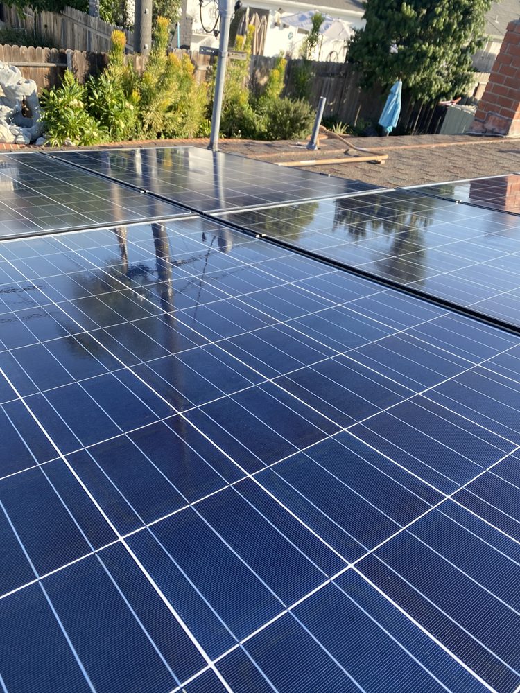 Slide of Stay Clean Solar