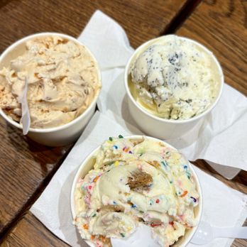 Annapolis Ice Cream - Confetti cheesecake and garden party underneath it, lemon poppyseed, and cookie butter - Ice Cream & Frozen Yogurt Near Me - Annapolis, Maryland Annapolis Ice Cream - Confetti cheesecake and garden party underneath it, lemon poppyseed, and cookie butter - Ice Cream & Frozen Yogurt Near Me - Annapolis, Maryland
