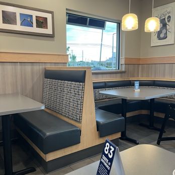 Culver’s - Seating - Fast Food Near Me - Orlando, Florida
