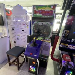 Clarkade - Dark silhouette arcade machine