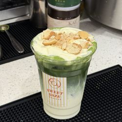 Sweet Daze Donut & Boba - Banana Cream Matcha