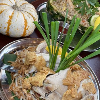 Lemongrass Brooklyn - Pad Thai Noodles & Pineapple Fried Rice - Thai Near Me - Brooklyn, New York