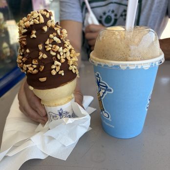Fosters Freeze - Chocolate dipped cone with nuts and root beer float - Ice Cream & Frozen Yogurt Near Me - Torrance, California