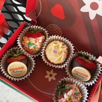Edible Arrangements - Mini bday box - Gift Shops Near Me - Lawton, Oklahoma Edible Arrangements - Mini bday box - Gift Shops Near Me - Lawton, Oklahoma