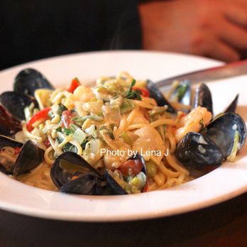 Café La Gaffe - Seafood Linguine ($20) - mussels, shrimp, scallops, diced tomato, spinach, leeks, in a white wine cream sauce. Requested without cheese. - Breakfast & Brunch Near Me - Toronto, Ontario Café La Gaffe - Seafood Linguine ($20) - mussels, shrimp, scallops, diced tomato, spinach, leeks, in a white wine cream sauce. Requested without cheese. - Breakfast & Brunch Near Me - Toronto, Ontario
