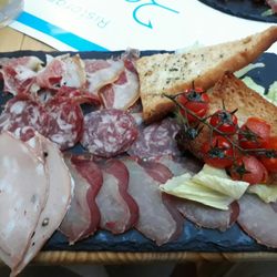 BonGust - Die (kleine) Platte mit gemischten Wurst- und Schinkenspezialitäten